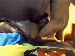 Angie casada sometida a tragar pija disfruta de complacer a otro macho se hace dar por el culo grita de placer y dolor mientras recibe duro gozando al sentirse puta