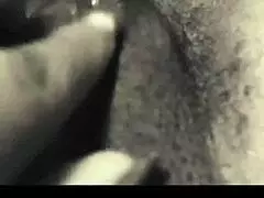 Madrasta tarada esfrega buceta molhada 😏