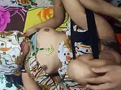 Wow, Indian Aunty's Big Tits And Ass In Saari Get Fucked!