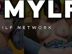 Poslušná blondýnka Stella Sedona má vícenásobné chvějící orgasmy