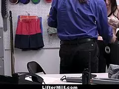 Hot MILF Lyn Rose blows officer 😏