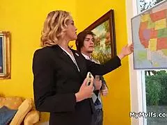 Campaign manager gives freeuse blowjob to secure a crucial vote