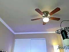 sexy milf teases with her perfect ass 😍