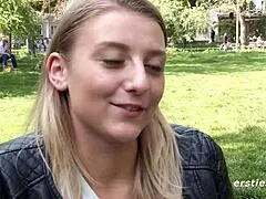 Heiße 19-Jährige Münchnerin Lässt Sich Beim Masturbieren Filmen