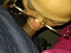 Femeie matură în costum Halloween dă muie gratuită.