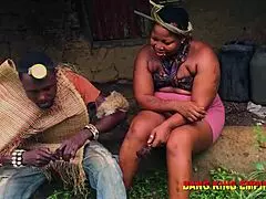 सौतेली माँ ने नंगा बदन दिखाया और झाड़ी साफ करने के बाद रसीली गीली चूत गहराई से चुदवाई