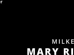 This tantric masseuse really raises cocks