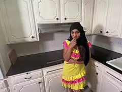 amira ali maid masturbates for money in that outfit 💸