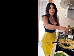 i love that famous pornstar sucking pasta