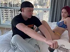 Me follo a johabettina la novia de mi hermano cofla cuando nos deja solos espero que nunca se lo diga