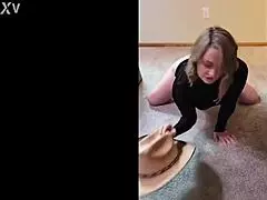 สการ์เล็ตเรเว่นถอดผ้าอวดหุ่นยั่วยวน