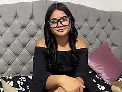 Madrastra no logra contenerse y acepta que sea yo quien cumpla sus fantasías