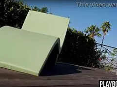 Kurvig latina MILF viser frem kule kroppen 😍