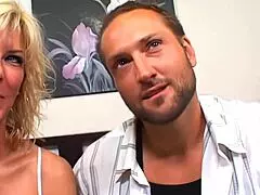 Blonde mom gets anal from bbc billy glide 😘