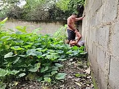 Casi Nos Descubren Follando A Vecina Mexicana Al Aire Libre Con Sus Grandes Tetas Y Culo En Posiciones Varias Hasta Creampie Y Facial