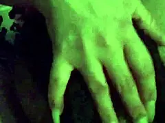 we check out fuschia leopard s5 in this casual setting