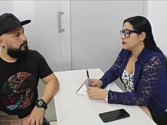 Que buena terapia sexual con la doctora más sexy que he visto - porno en español 😏