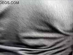 Cogiendo a mi tía culona le encanta que le meta la pija