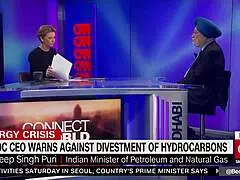 Feeling the intense destruction, this milf is overwhelmed by Singh Pur