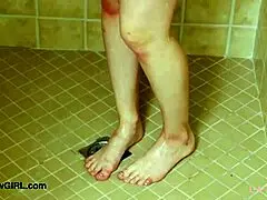 SWEET TEEN 18+ BRUNETTE TOOK A SHOWER