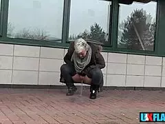 can everyone see my pussy? bree branning flashes and pisses for uk-flashers