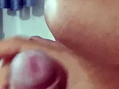 Madastra assistindo filme com enteado sozinhos em casa