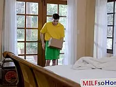 gorgeous ebony milf goddess fucked by young 18+ delivery guy