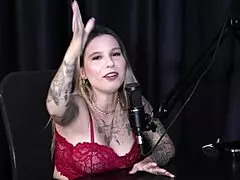 Achou louco mulheres submeterem outras mulhres a certas coisas e comentou sobre as censuras nas redes sociais - ang�lica morango watch on sheer red