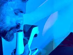 She provides expert foot services in a casual setting