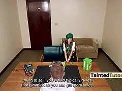 Svestrana maćeha plaća izviđača vrućim jebanjem