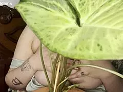 Big natural tits wiggle wildly!