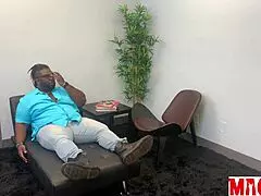 behind the scenes look at mac needs sex therapy episode 2