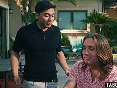 أم زوجة غير واثقة تساعدها صديقتها وابناء الزوجة