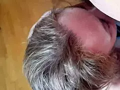 Esclava sumisa francesa 2023 en humillación BDSM y juego de puta