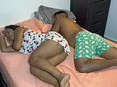 Kongsi katil dengan ibu tiri Leyne Rodriguez