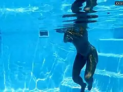 Angelica Heart's big breasts shine outdoors