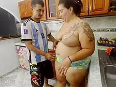 Latina viral escandalo follada en la cosina