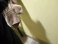 Empleada venezolana coqueteando