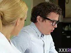 Blonde babe pleased big cock guy