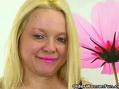 english milf summer angel lee lowers her knickers, feeling so free