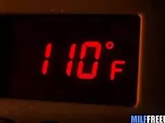 מורה שחורה משומשת כמו צעצוע חינם