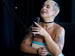 Tem Um Público Misto À Milf Pegou Um Que Brocou E Já Passou Muita Raiva Por Isso Escolhe Suas Batalhas - Just Joana Watch On Sheer Red