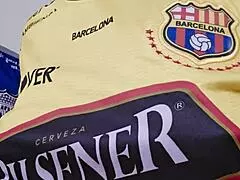 Барселонская мачеха жаждет жёсткой ебли от фаната Эмелека