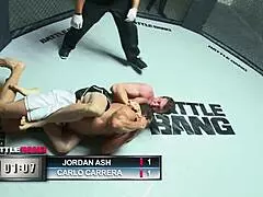 Knullar kurvig mamma... vänta, analfinger också