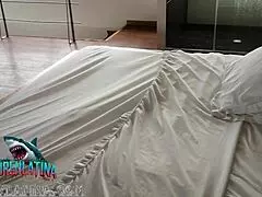 Estudiante venezolana tiene sexo sin condon con su profesor en casa amateur