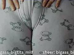 Latina milf spreads cameltoe in solo masturbation