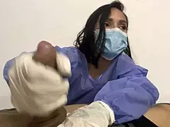 a mi paciente se le puso dura, no me resistí