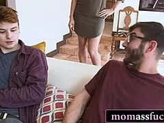 มิลฟ์อวบอั๋นแชร์เรื่องกับเพื่อนสนิทคลอเดีย วาเลนไทน์ มิลฟ์เพื่อนสนิท