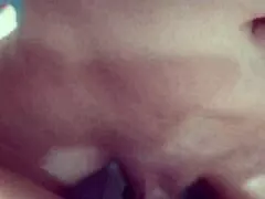 casada madura tirando a virgindade do novinho e fica gemendo de prazer vendo ele encher sua buceta de porra