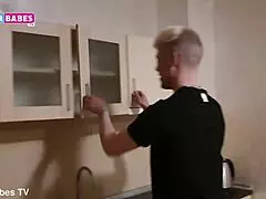 Sugarbabestv: First Midget Blowjob on Ski Vacation